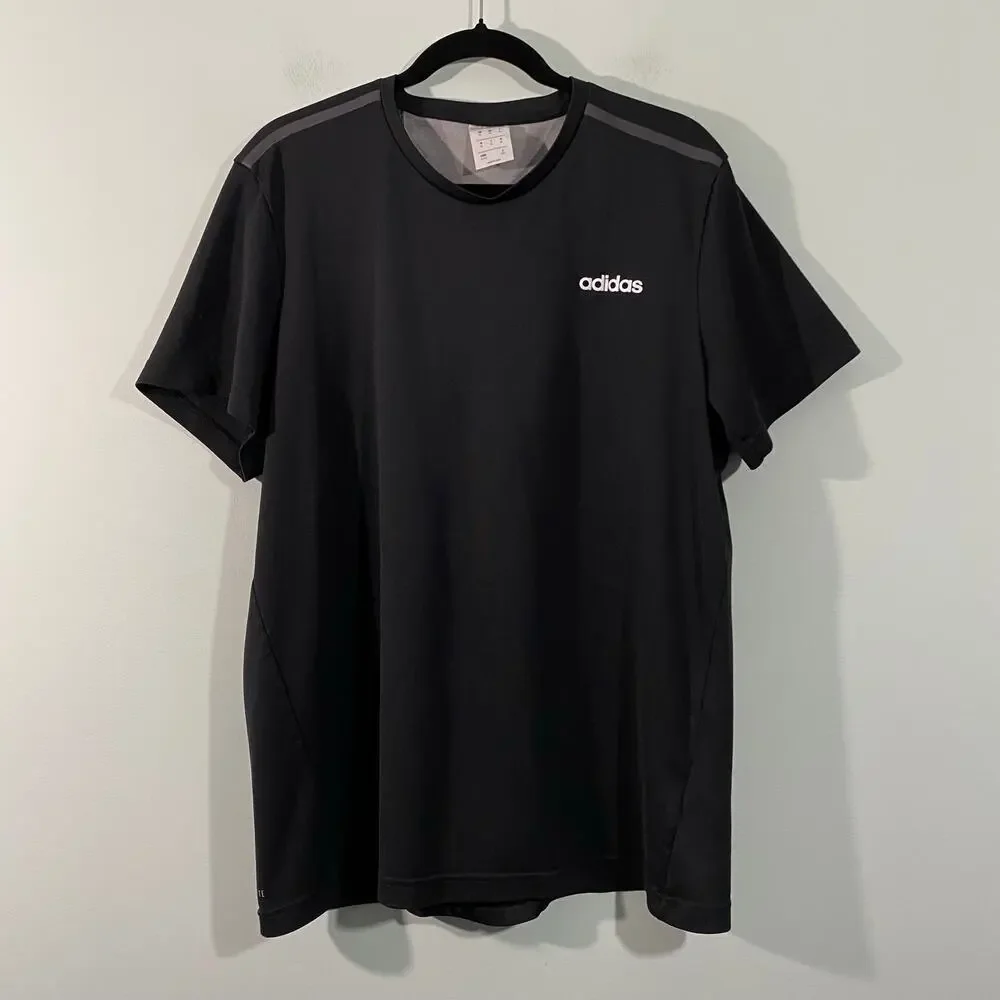 Adidas Men's Black Graphics Freedom To Move Short Sleeve Performance Tee Size XL
